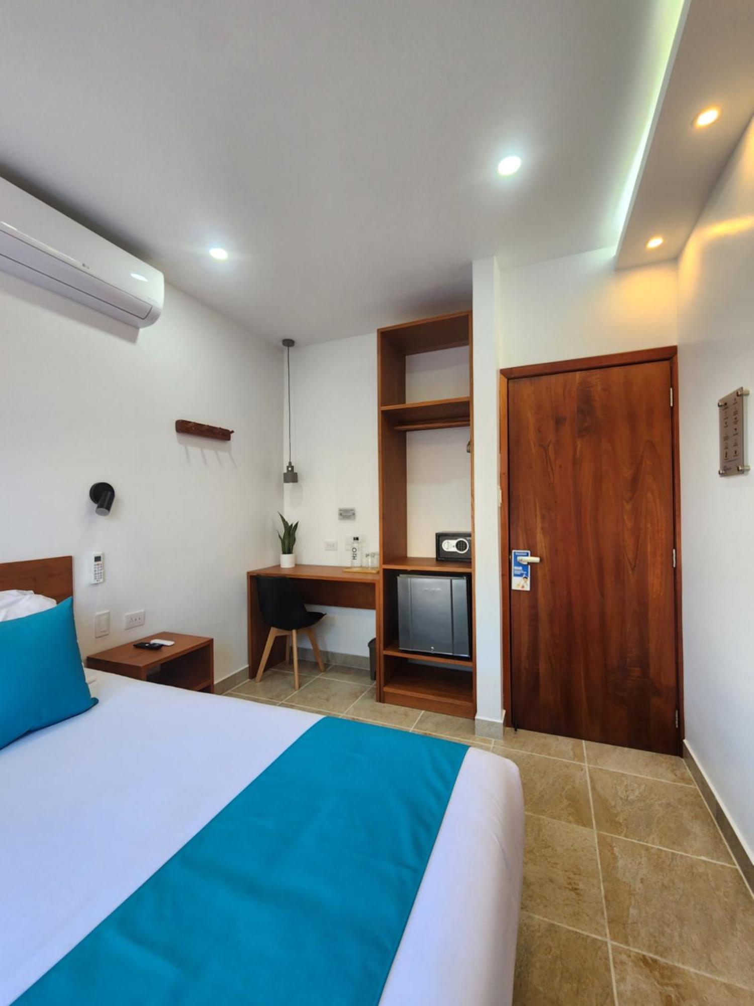 Casa Galapagos By Hostal Fragata Пуерто Айора Екстериор снимка