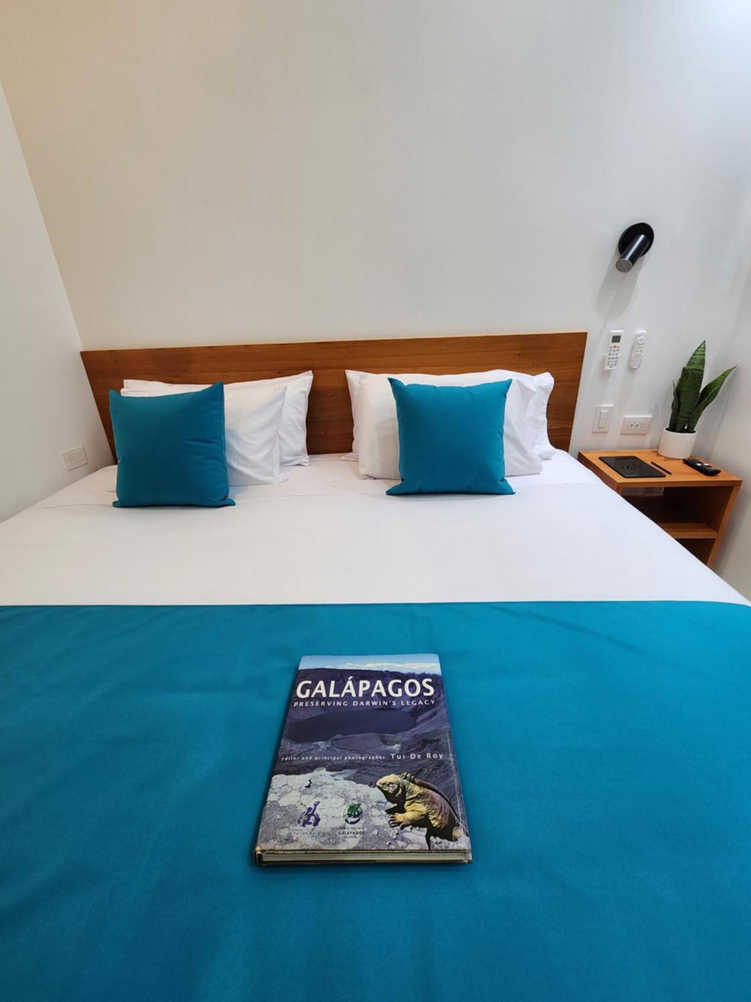 Casa Galapagos By Hostal Fragata Пуерто Айора Екстериор снимка